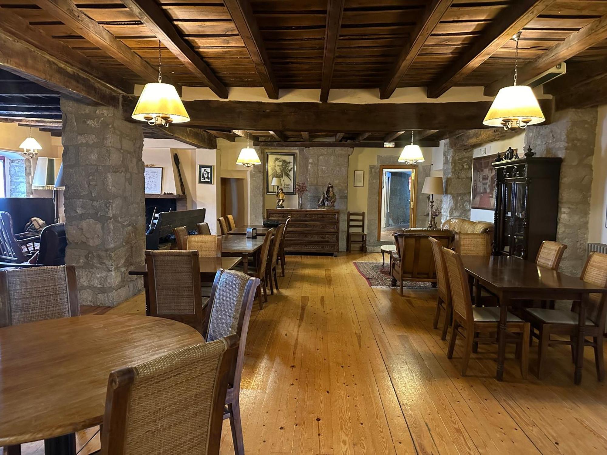 Santuari Mare De Deu Del Mont Restaurant-Hostatgeria Hotel Beuda Eksteriør billede