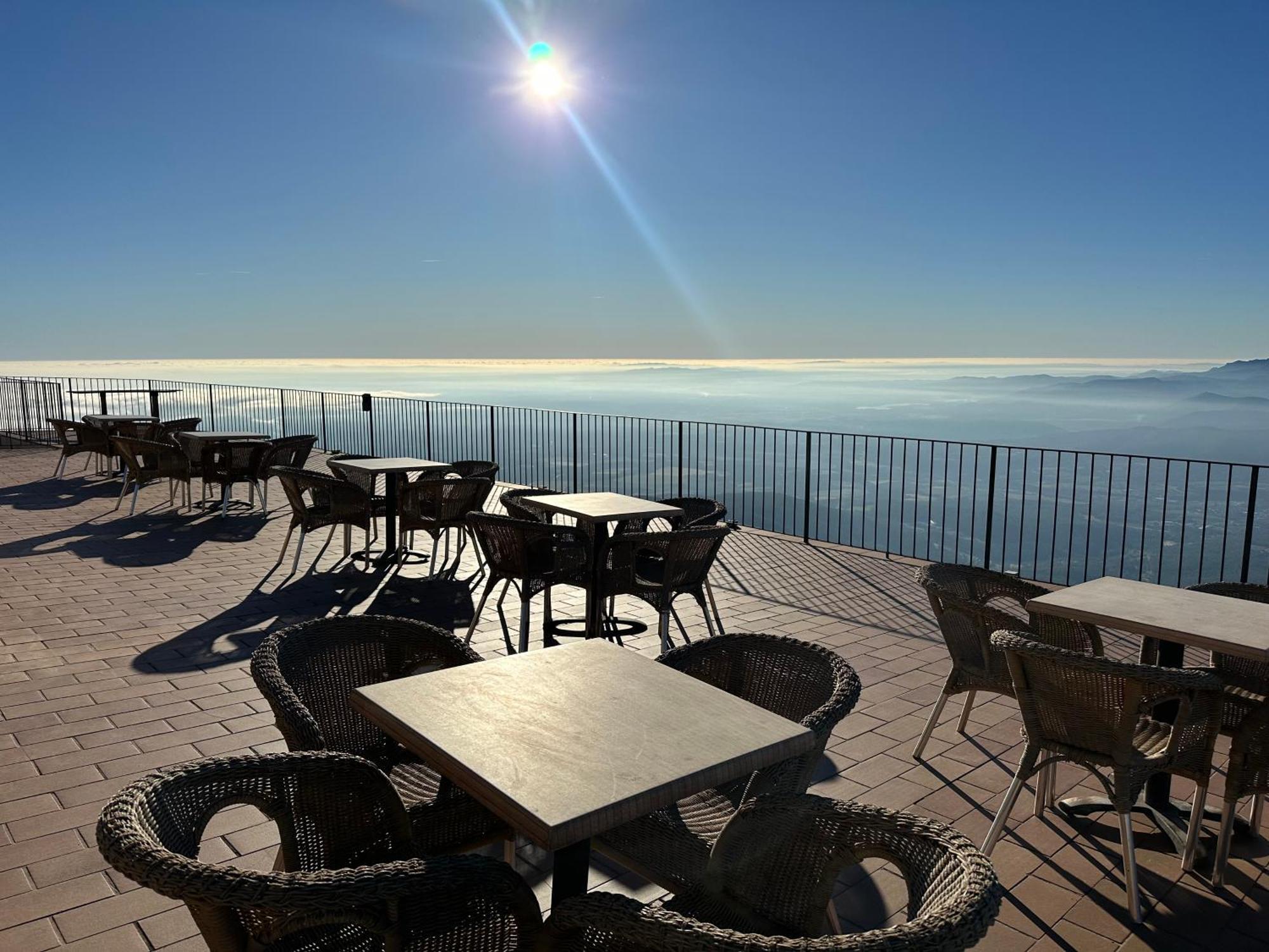 Santuari Mare De Deu Del Mont Restaurant-Hostatgeria Hotel Beuda Eksteriør billede