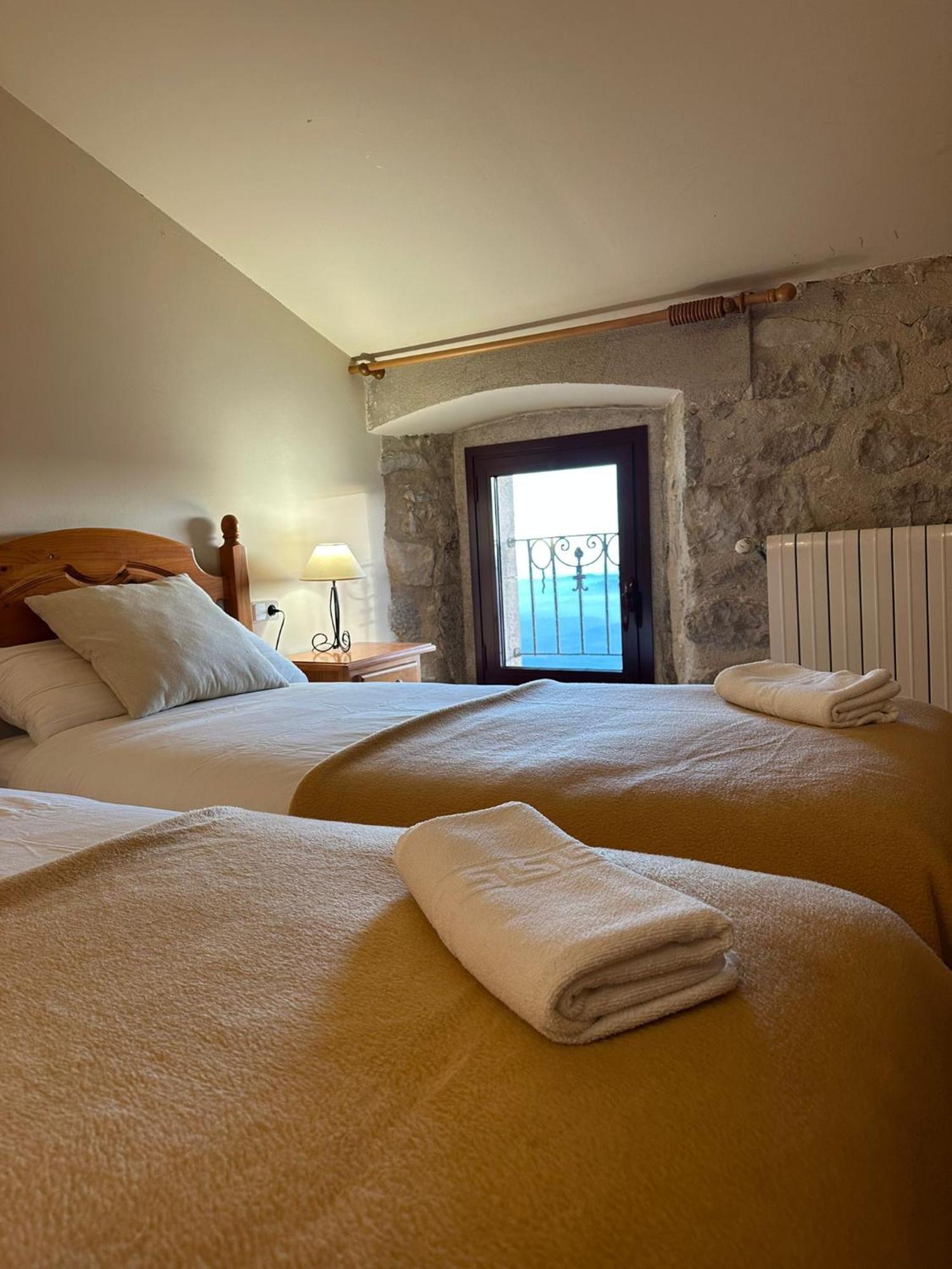 Santuari Mare De Deu Del Mont Restaurant-Hostatgeria Hotel Beuda Eksteriør billede