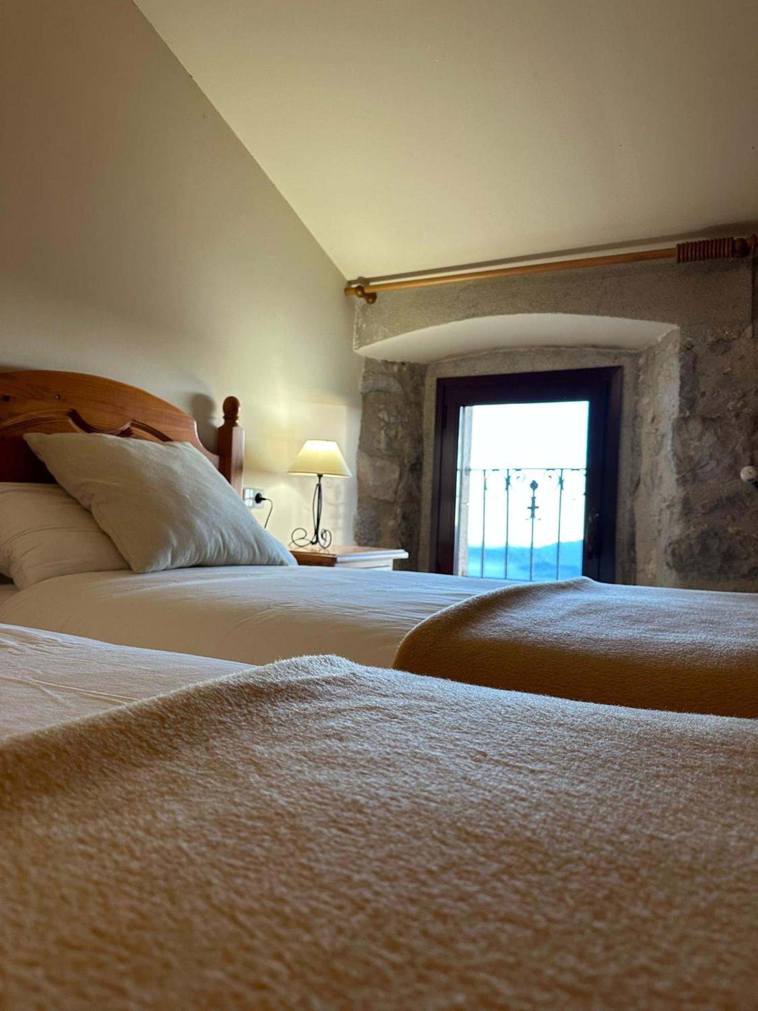 Santuari Mare De Deu Del Mont Restaurant-Hostatgeria Hotel Beuda Eksteriør billede